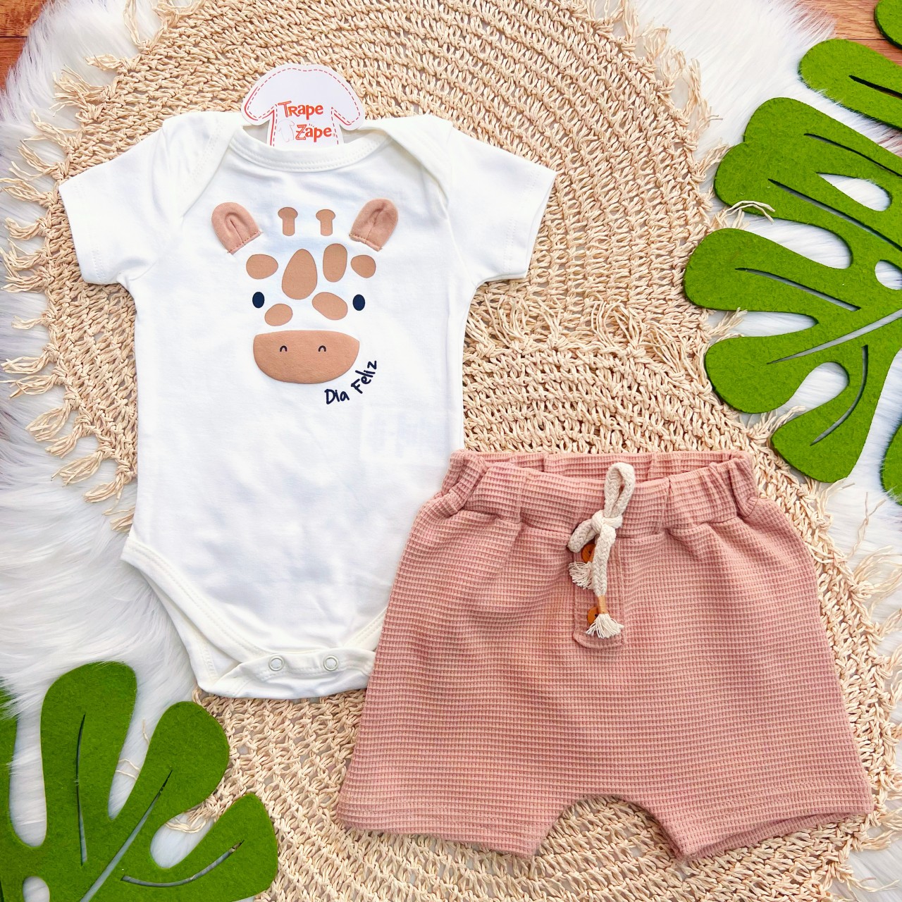 Conj. Body Girafinha Dia Feliz e Bermuda Waffle - Off White e Areia